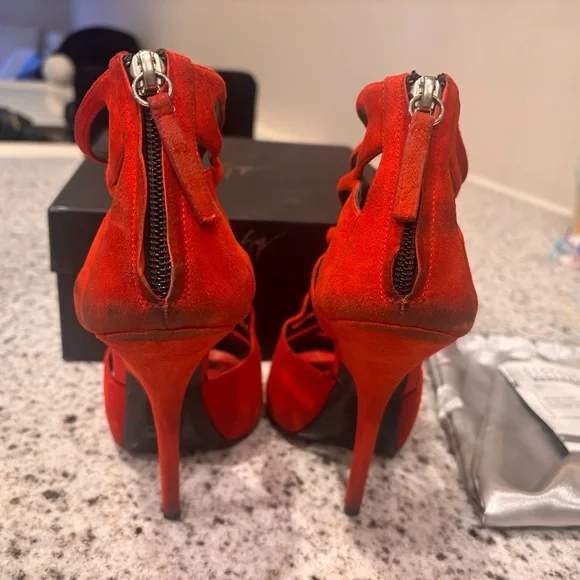 Women’s Size 8 Giuseppe Zanotti Red Suede Strappy Sandals - Picture 3 of 13